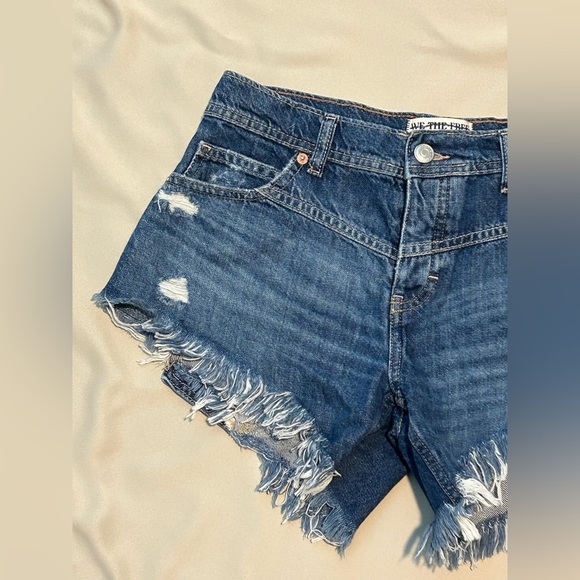 NWT We The Free Westwood Mid Rise High Low Shorts - Size 25 - Picture 3 of 14